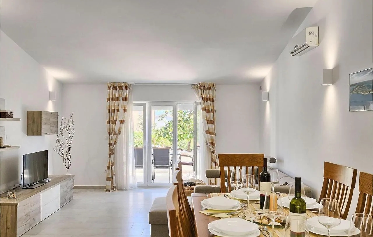 Nice Home In Pula With Outdoor Swimming Pool 0*,