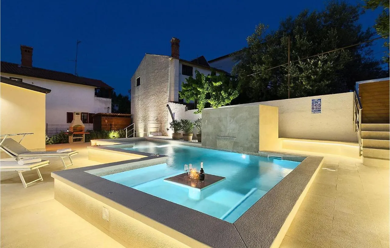 Nice Home In Pula With Outdoor Swimming Pool