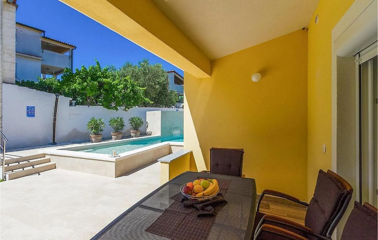 Nice Home In Pula With Outdoor Swimming Pool Dom wakacyjny