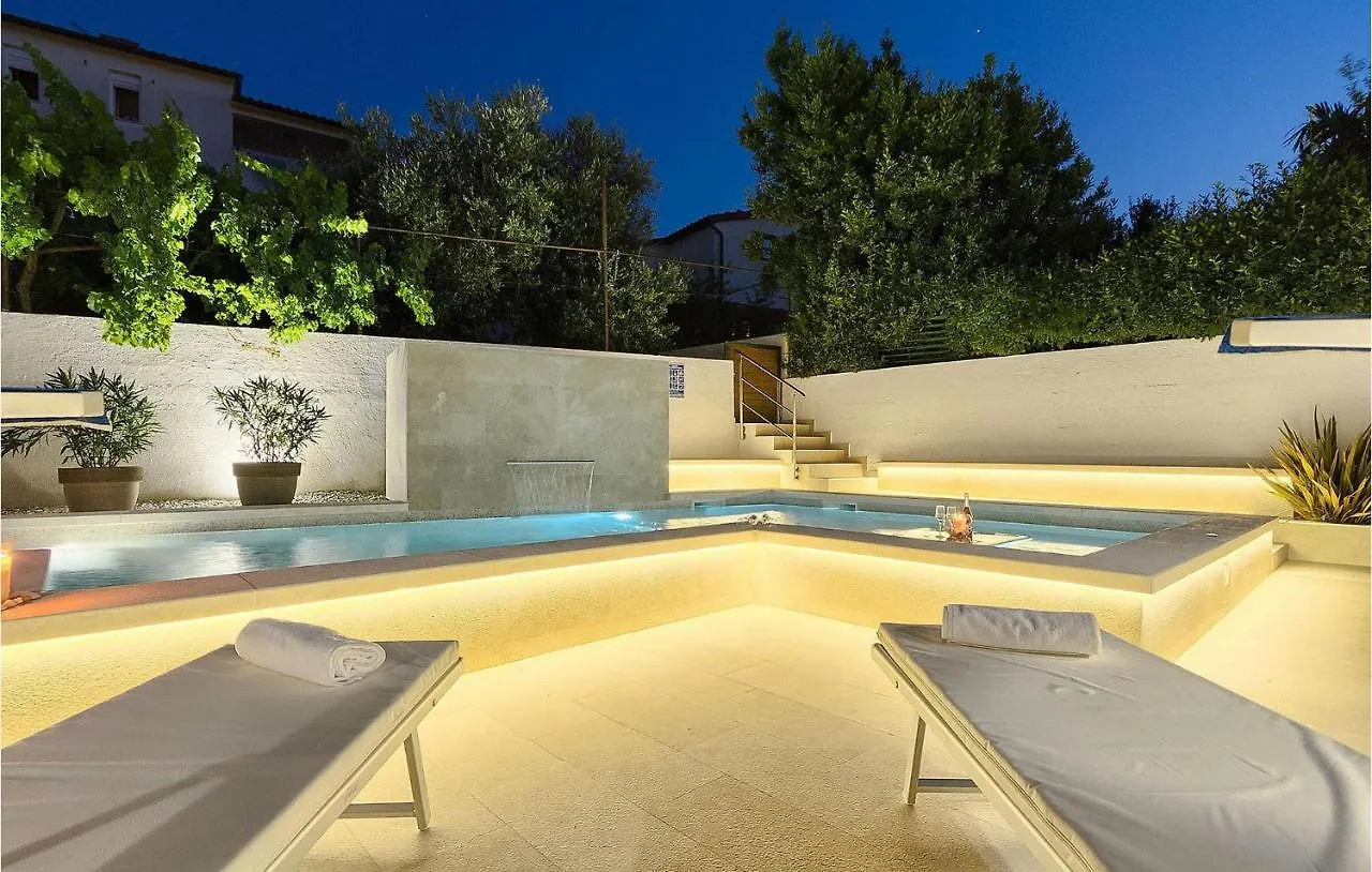 Nice Home In Pula With Outdoor Swimming Pool