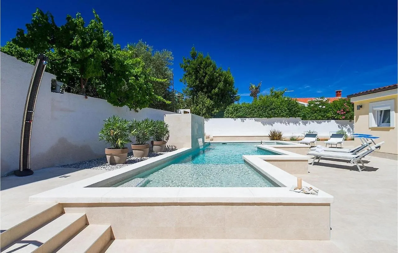 Nice Home In Pula With Outdoor Swimming Pool 0*,