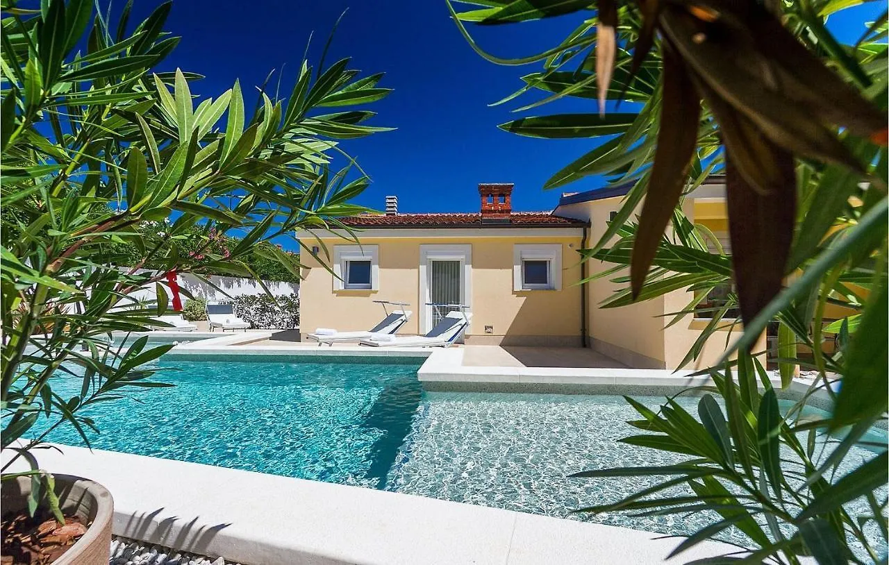 Nice Home In Pula With Outdoor Swimming Pool
