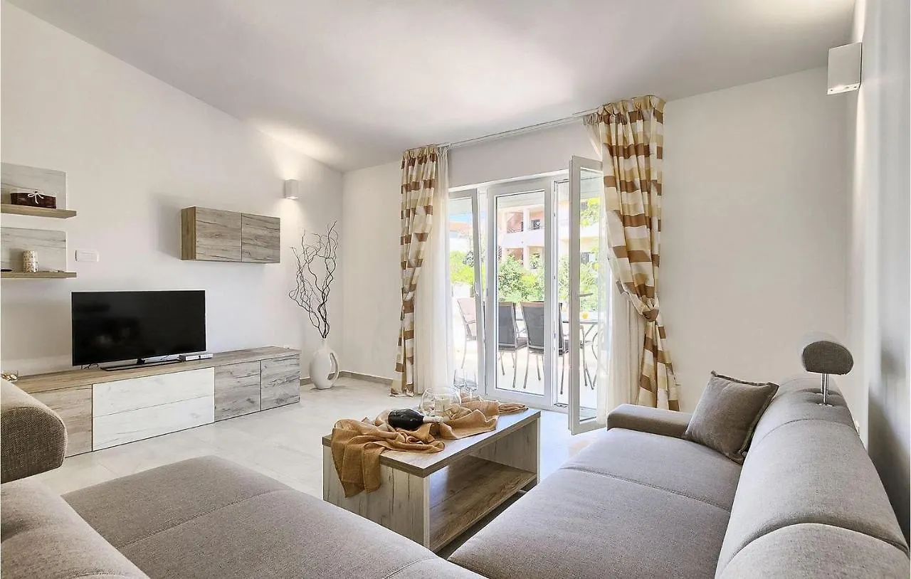 Nice Home In Pula With Outdoor Swimming Pool