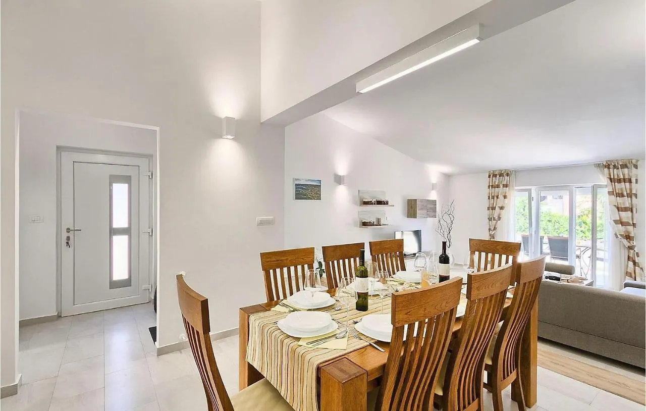Nice Home In Pula With Outdoor Swimming Pool